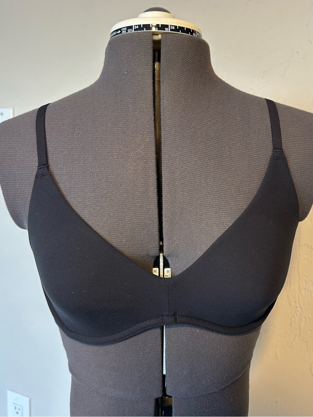 INLYRIC Scoop Bra Black 32C Wireless Adjustable Strap Hook & Eye IB017 (1935)